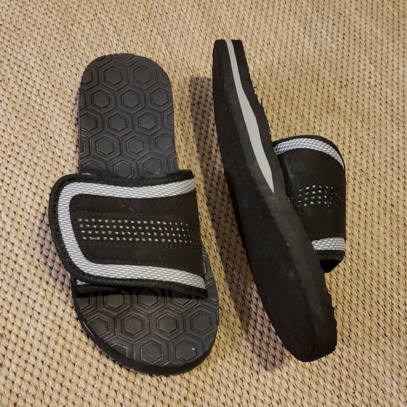 Boys Slip on Sandals - Picture 3 of 3